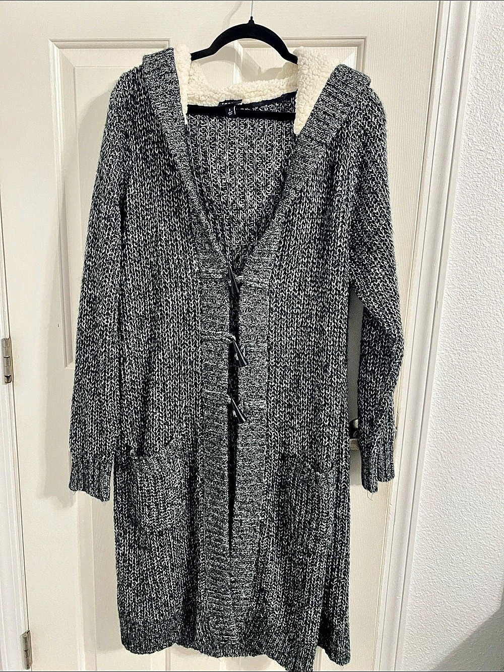 Torrid Marled Button Front sweater jacket in Black & White Size 2